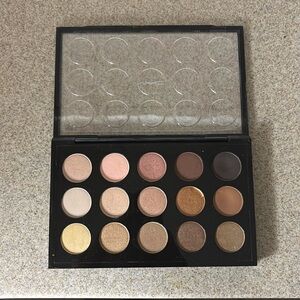 MAC Cosmetics Eyeshadow Palette - Warm Neutrals